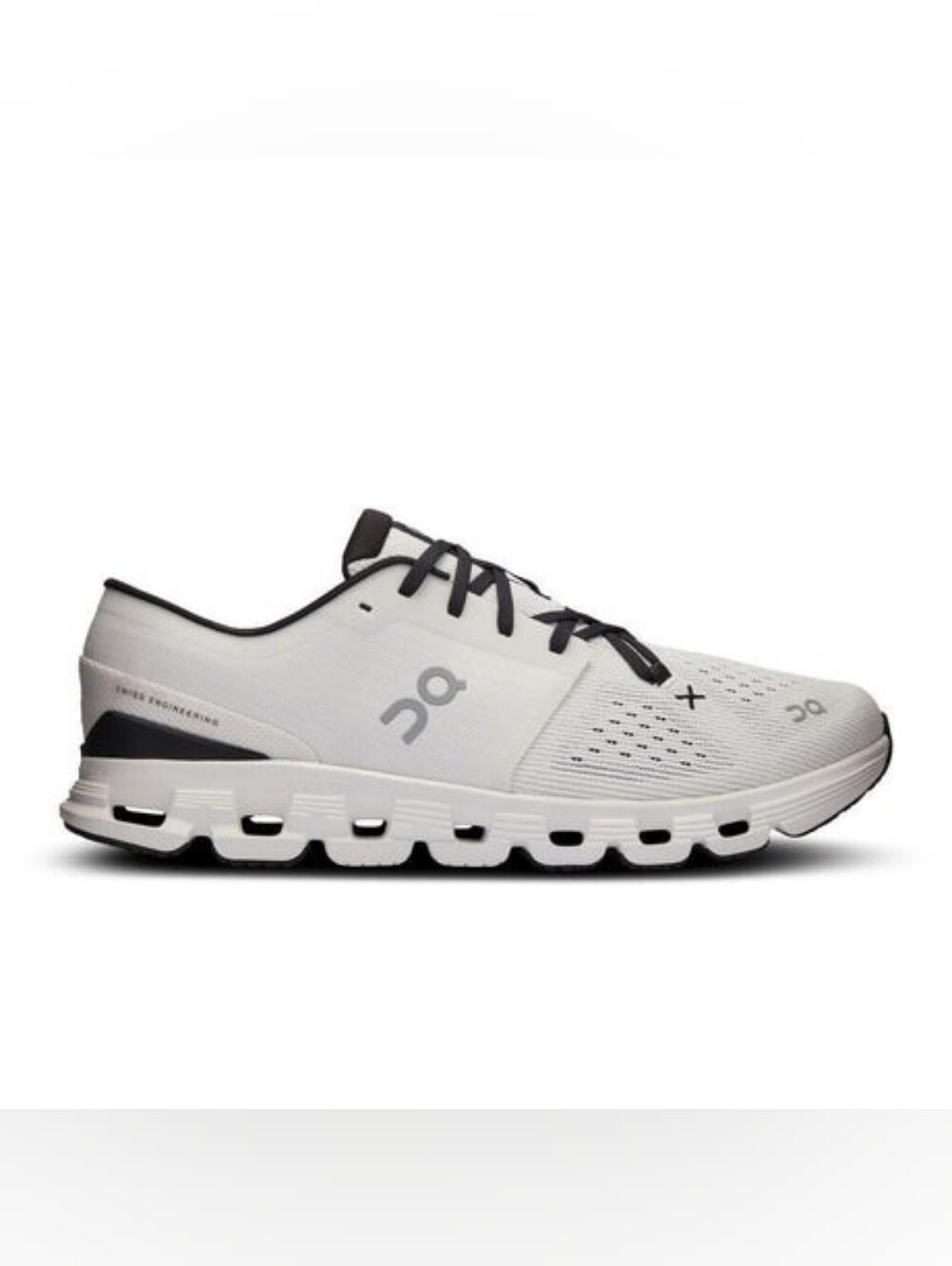 On Running Men's Cloud X 4 White and Black Running Shoe Size 9